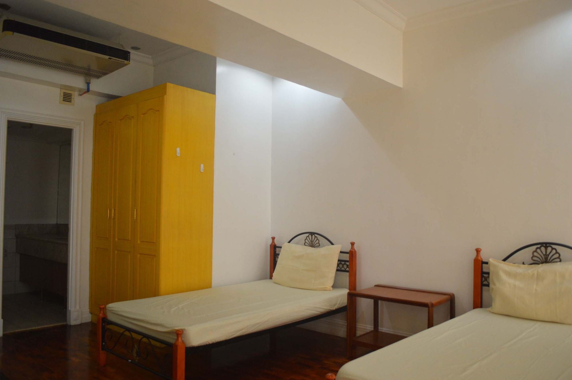 "3BR Condo for Rent in The Salcedo Park, Salcedo Village, Makati"10