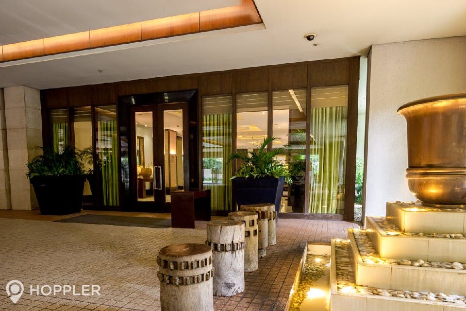 "1BR Condo for Rent in The Manansala, Rockwell Center, Makati"06