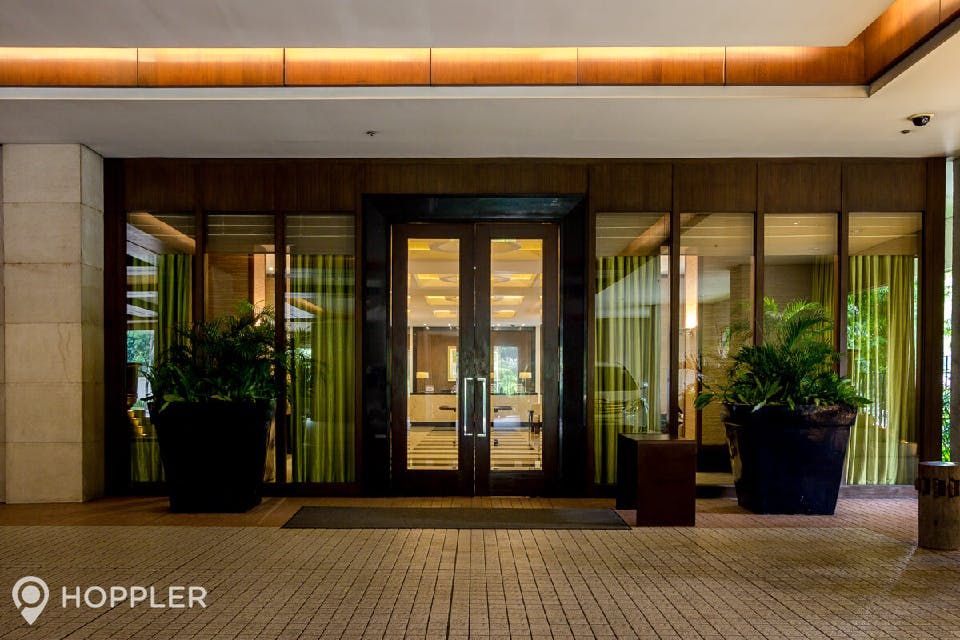 "1BR Condo for Rent in The Manansala, Rockwell Center, Makati"08