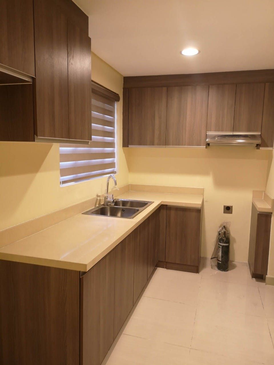 "4BR Condo for Rent in 205 Santolan, Horseshoe, Quezon City"04