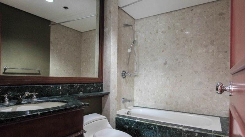 "2BR Condo for Rent in Hidalgo Place, Rockwell Center, Makati"03