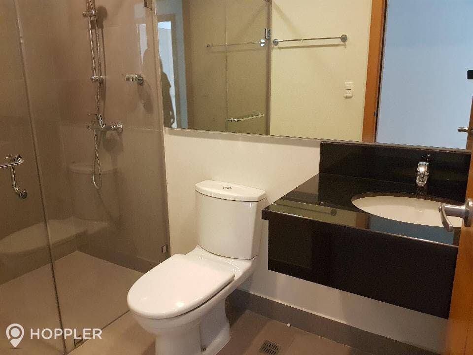 "1BR Condo for Rent in Park Terraces, San Lorenzo, Makati"04