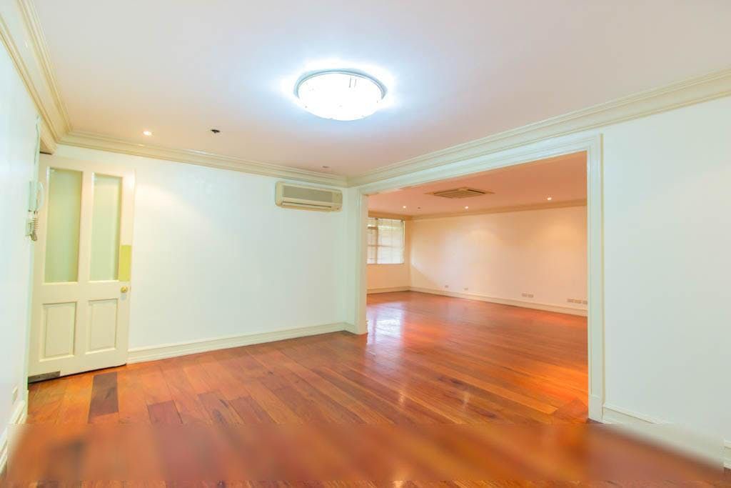 "2BR Condo for Rent in Twin Towers, Urdaneta, Makati"04