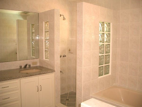 "4BR House for Rent in Dasmari?as Village, Makati"07