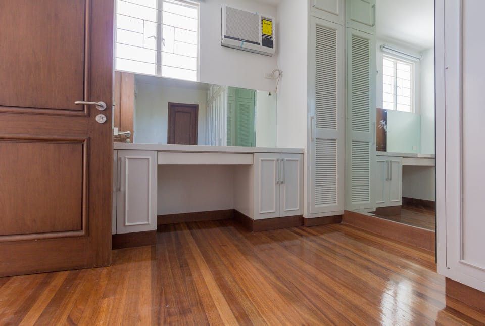 "4BR House for Rent in Dasmari?as Village, Makati"03