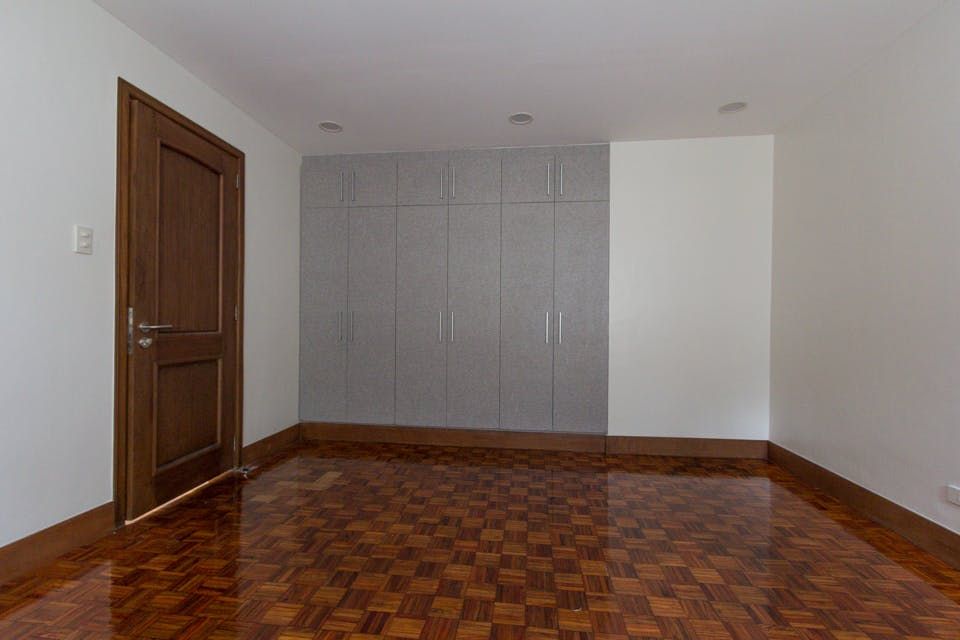 "4BR House for Rent in Dasmari?as Village, Makati"03