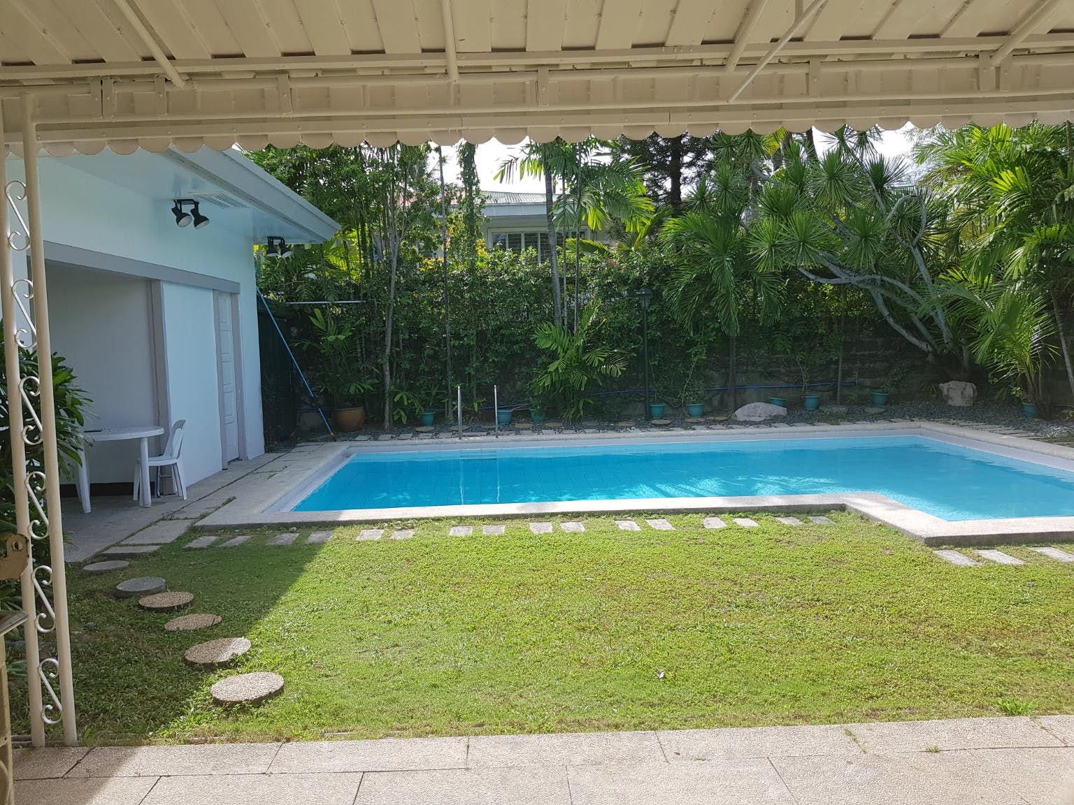 "5BR House for Rent in Dasmari?as Village, Makati"05