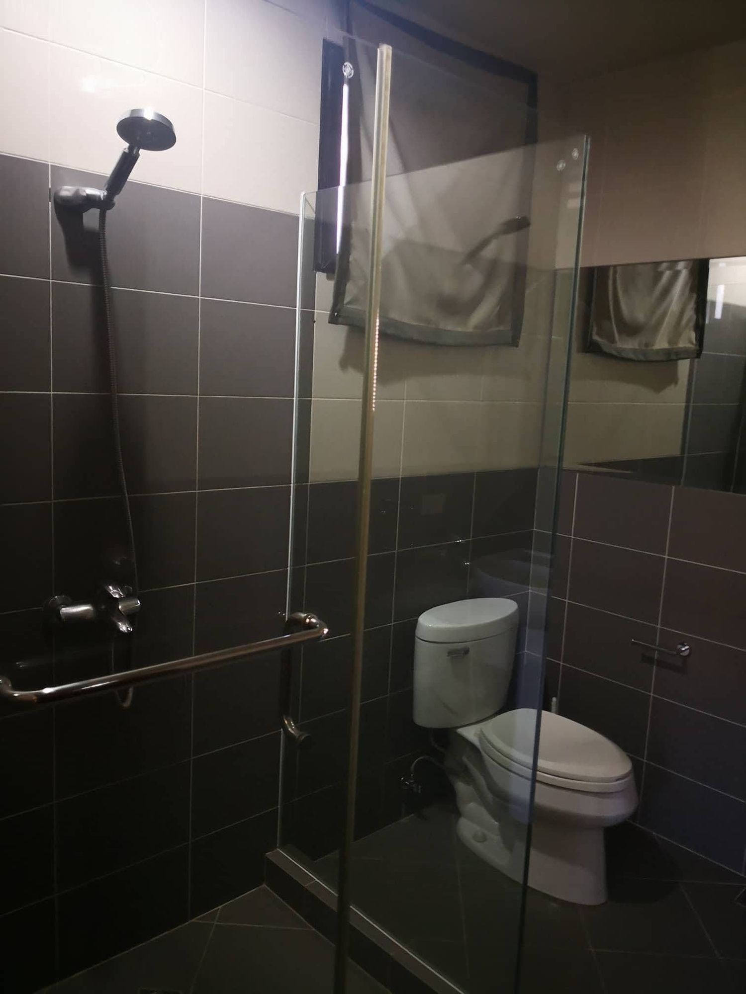 "2BR House for Rent in Filinvest Corporate City, Muntinlupa"09
