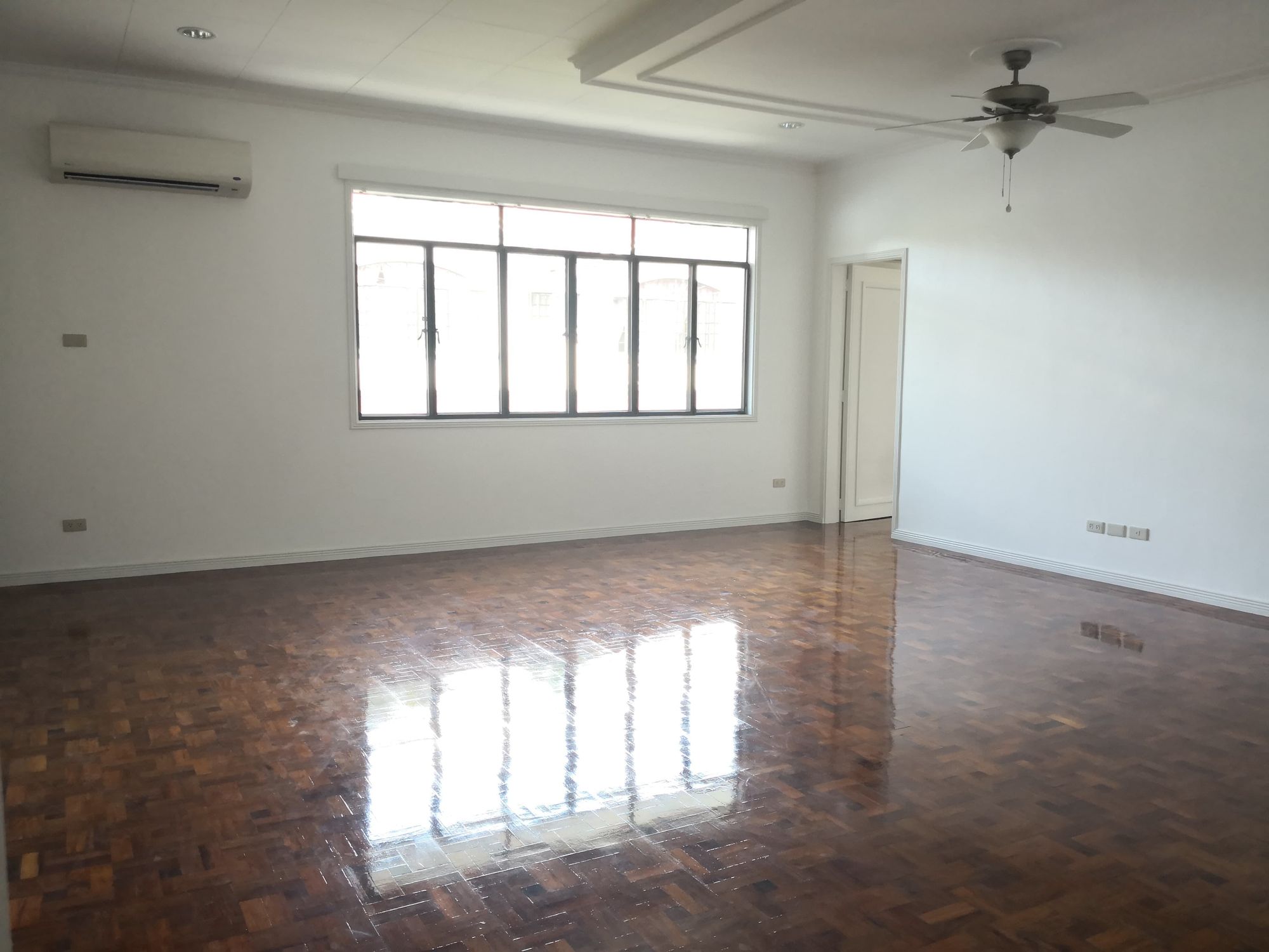 "5BR House for Rent in Ayala Alabang Village, Muntinlupa"08