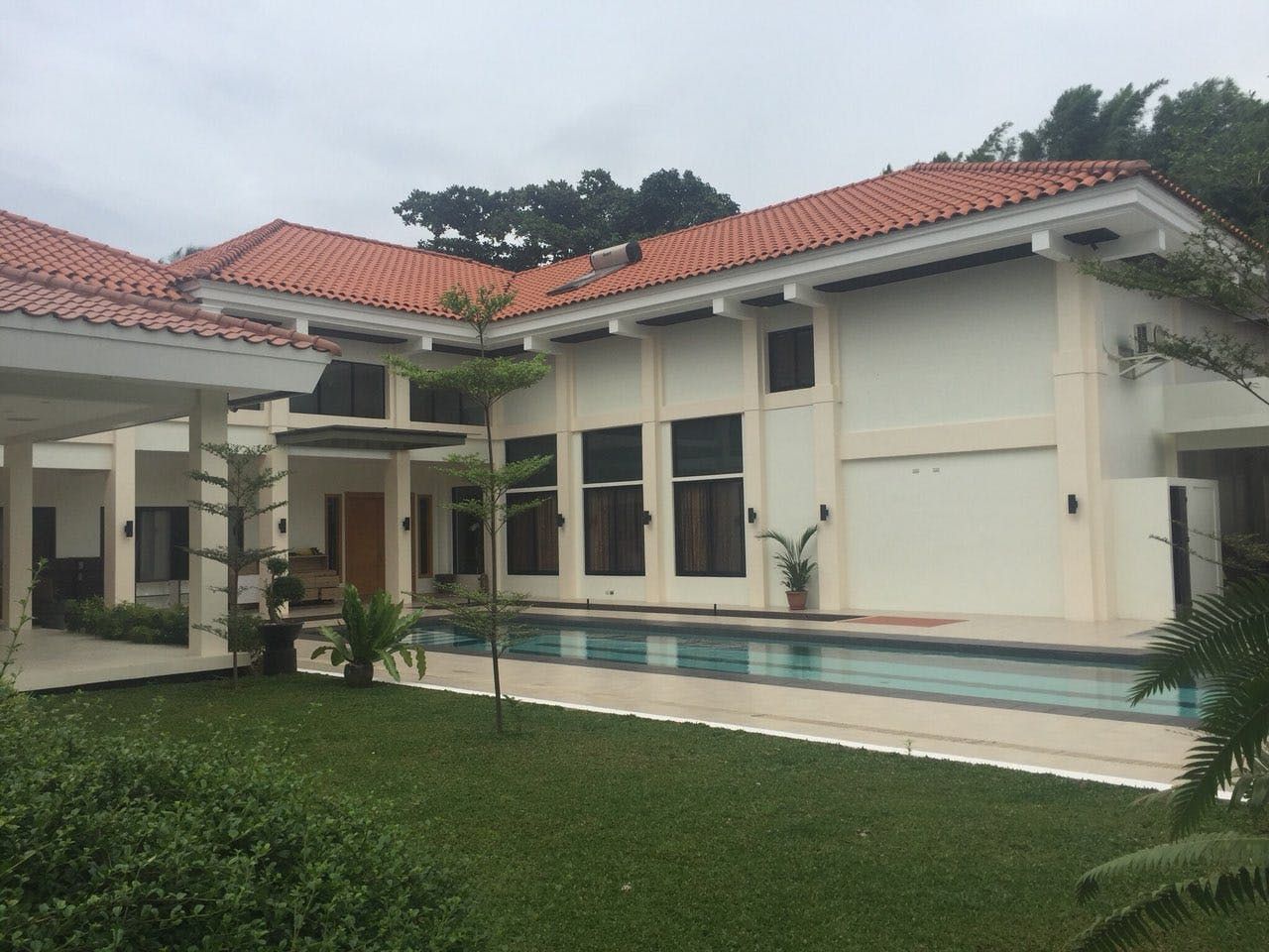 "6BR House for Rent in Forbes Park, Makati"04