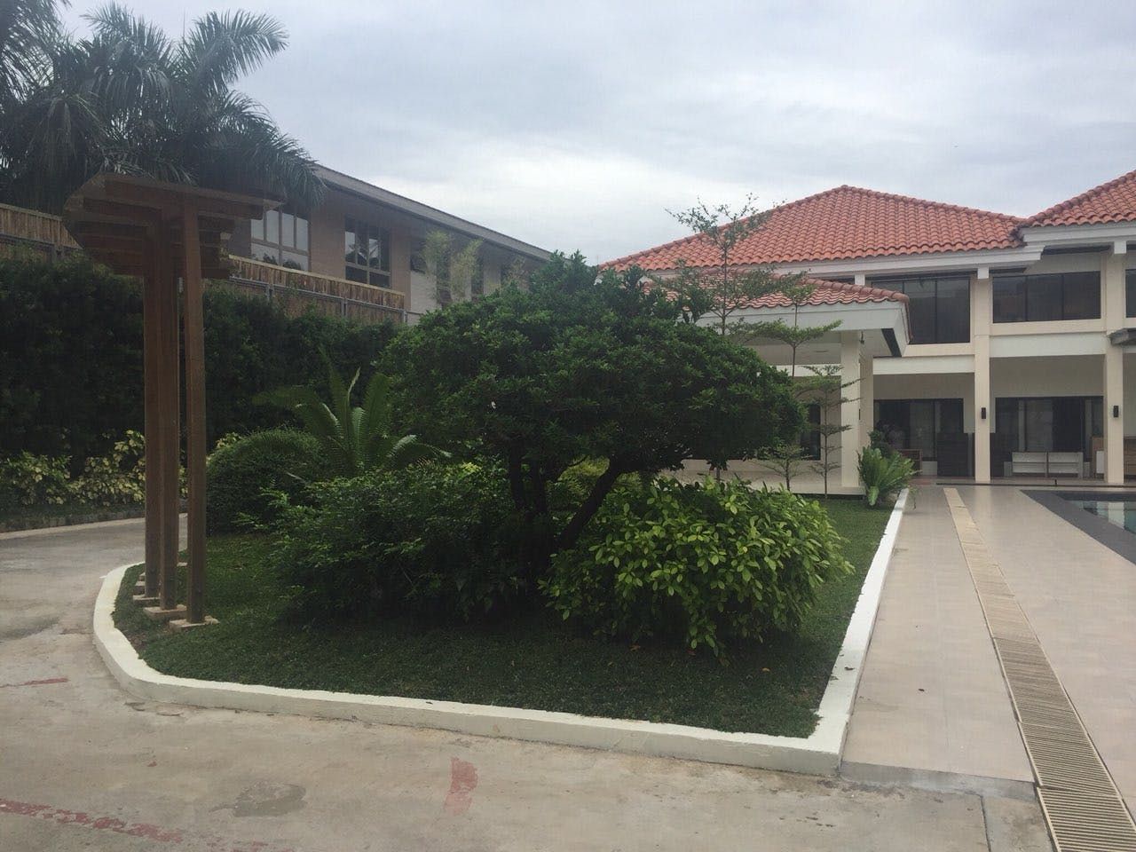 "6BR House for Rent in Forbes Park, Makati"06