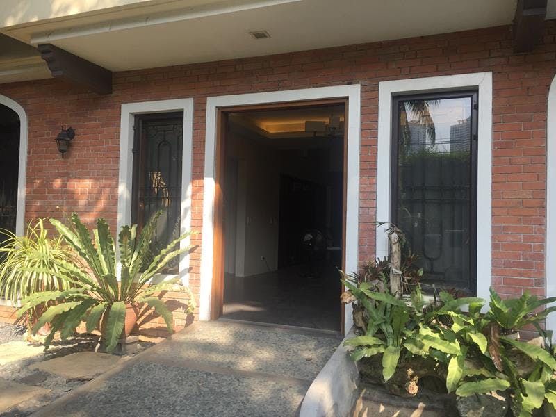 "3BR House for Rent in San Lorenzo Village, Makati"04