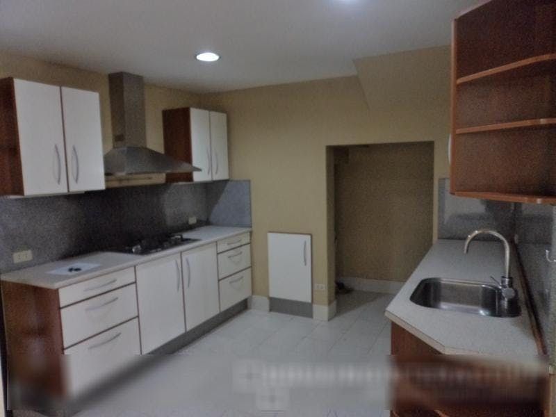 "3BR Townhouse for Rent in Magallanes, Makati"04