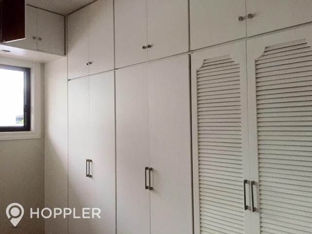 "4BR House for Rent in Dasmari?as Village, Makati"08