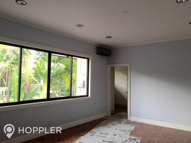 "4BR House for Rent in Dasmari?as Village, Makati"10