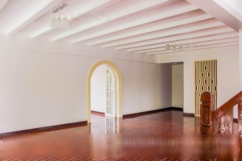 "4BR House for Rent in Green Meadows, Quezon City"04