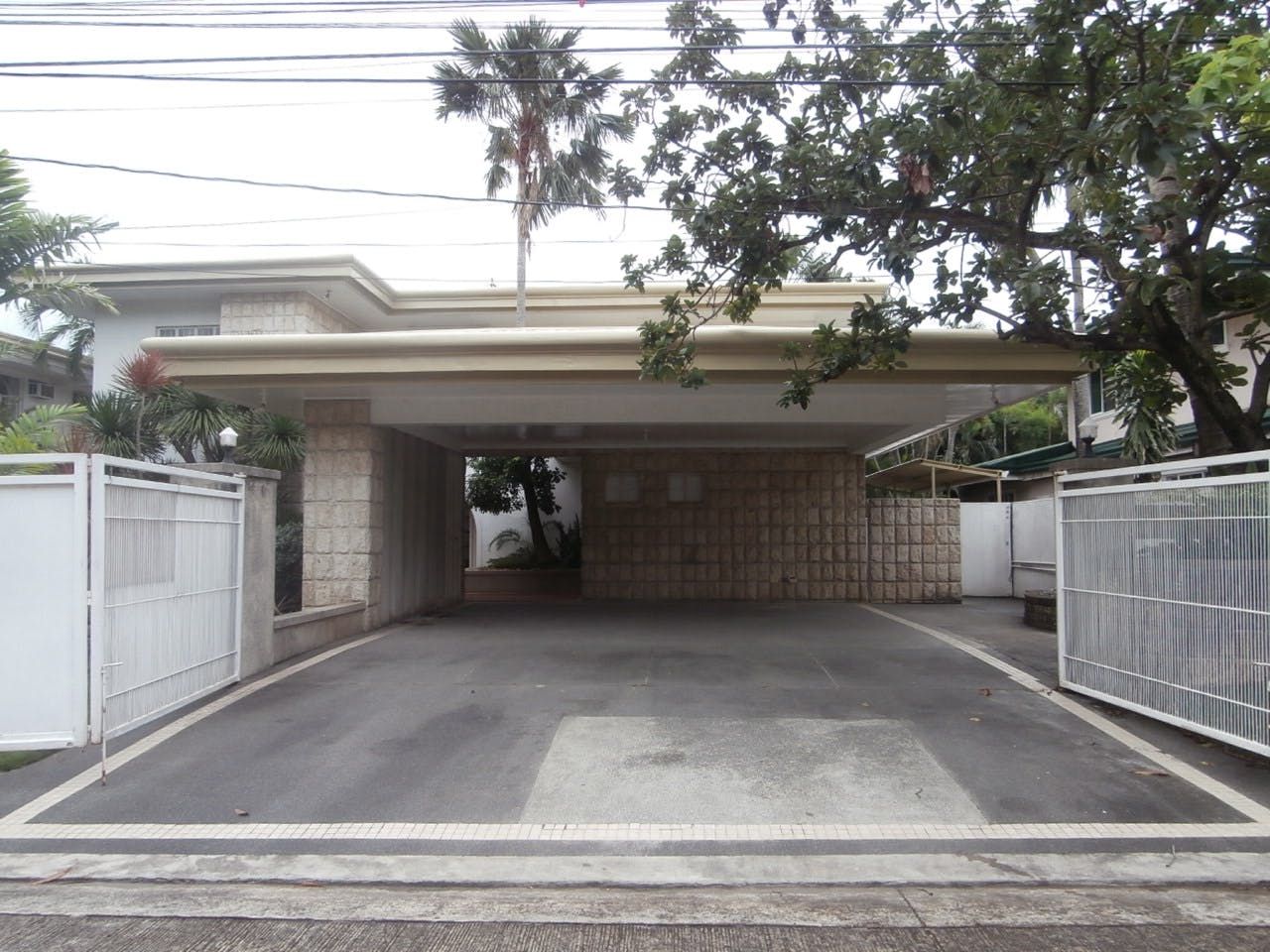 "4BR House for Rent in Ayala Alabang Village, Muntinlupa"03