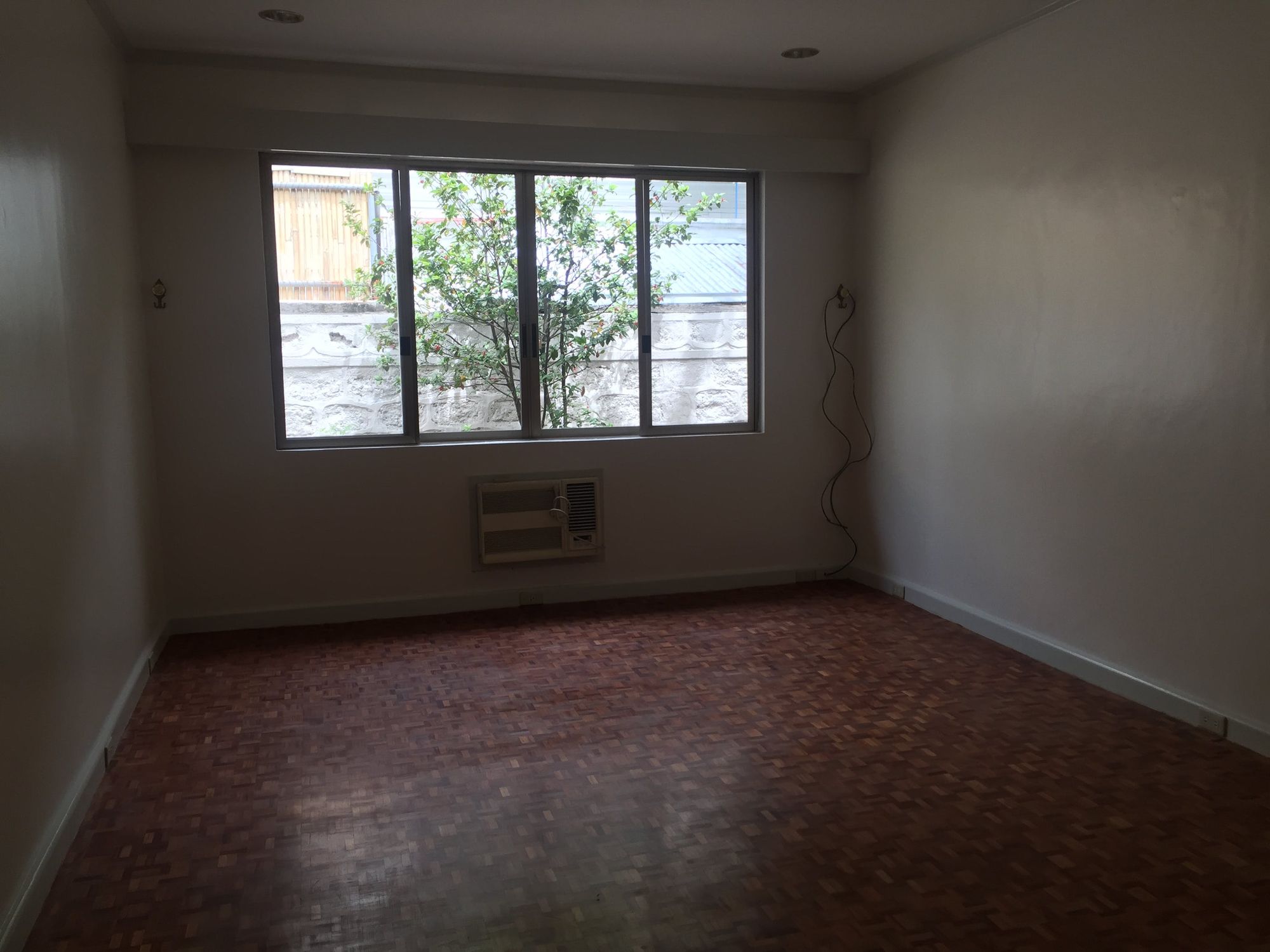 "4BR House for Rent in Dasmari?as Village, Makati"10