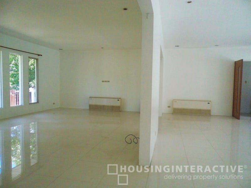 "4BR House for Rent in Urdaneta Village, Makati"04