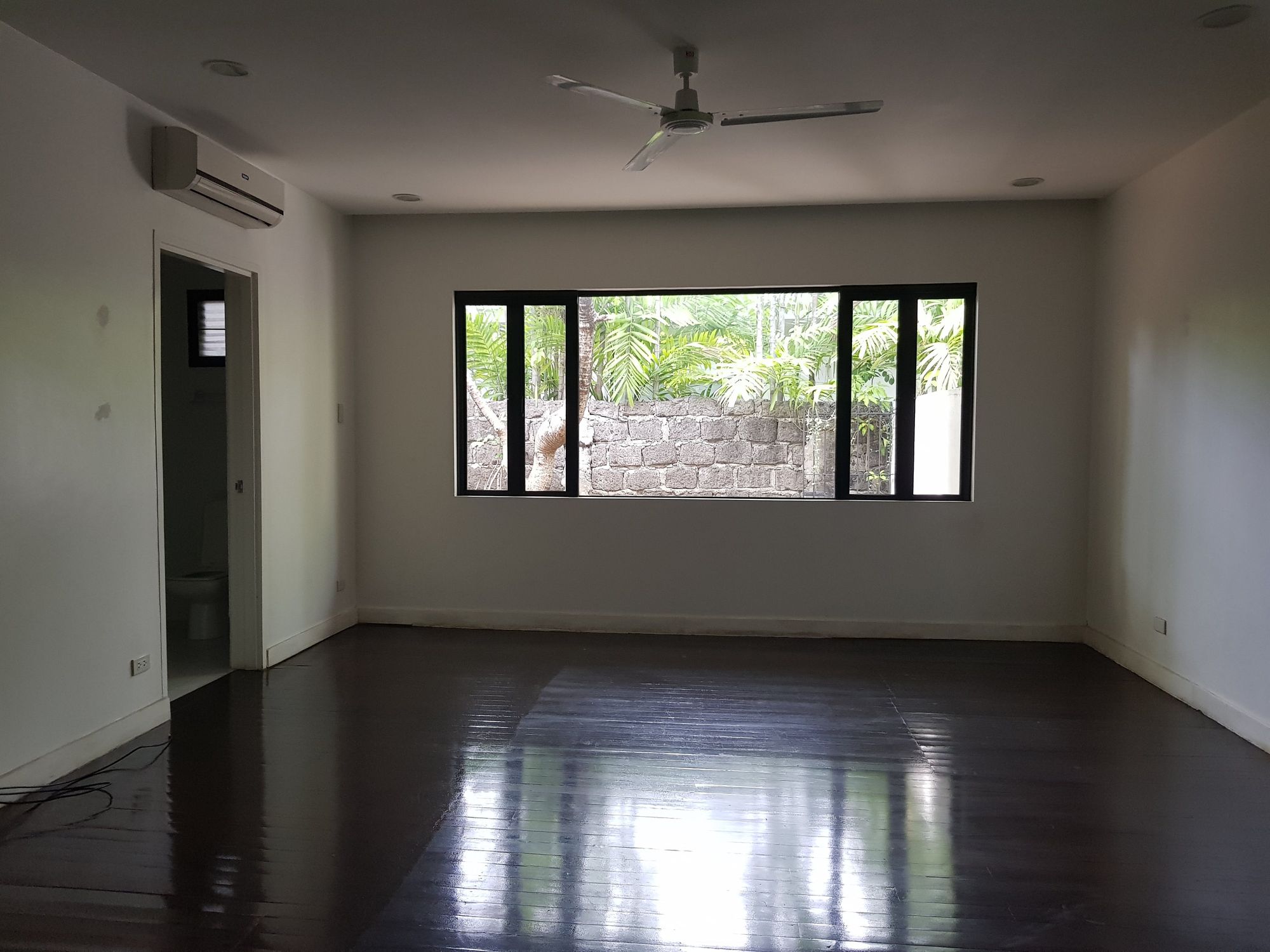 "3BR House for Rent in Dasmari?as Village, Makati"07