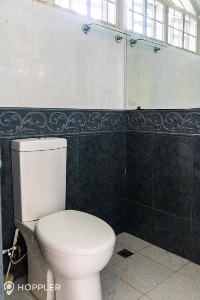 "4BR House for Rent in Bel-Air Village, Makati"08