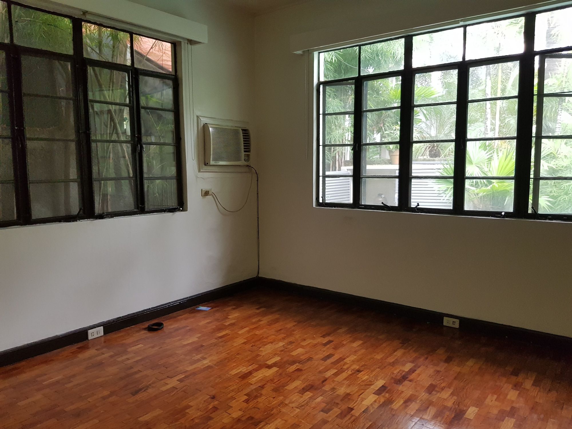 "4BR House for Rent in San Lorenzo Village, Makati"03