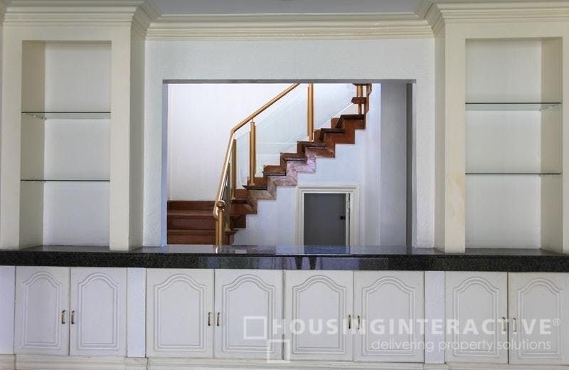 "4BR House for Rent in San Lorenzo Village, Makati"10