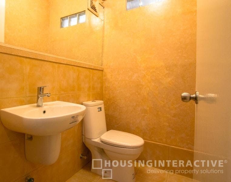 "3BR House for Rent in Palm Village, Makati"06