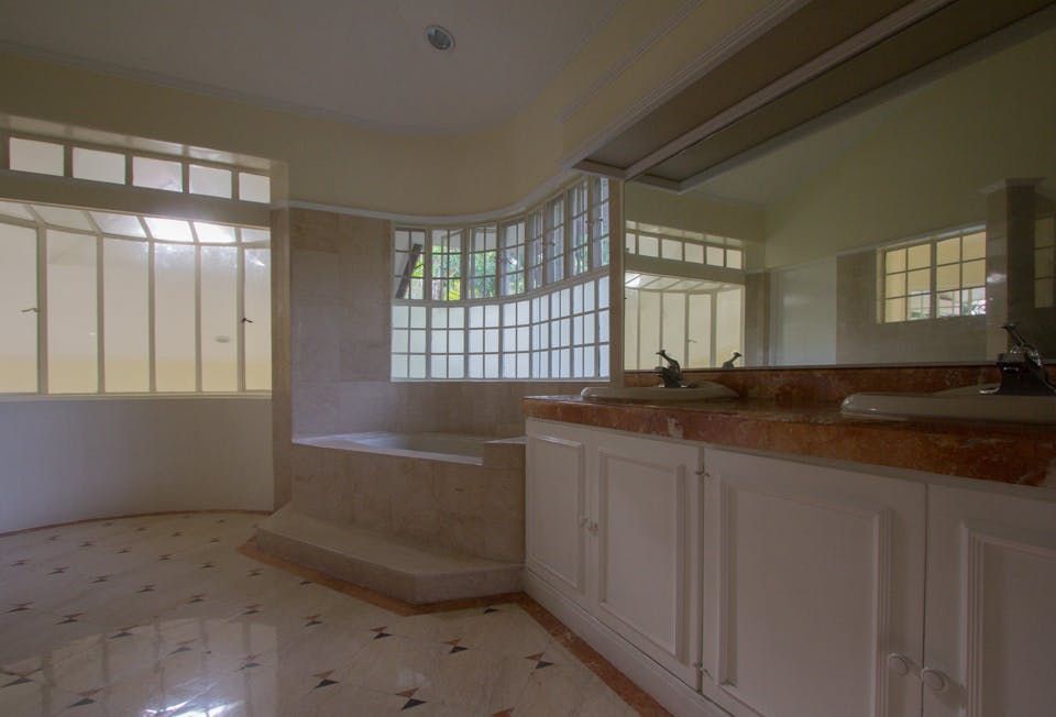"5BR House for Rent in Ayala Alabang Village, Muntinlupa"03