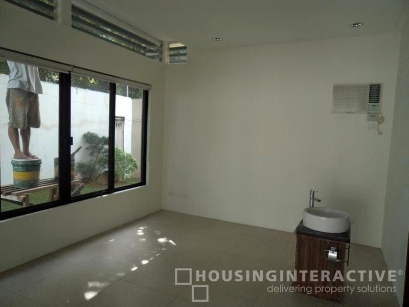 "4BR House for Rent in Valle Verde, Pasig"10