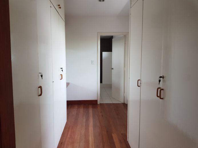 "4BR House for Rent in Dasmari?as Village, Makati"01