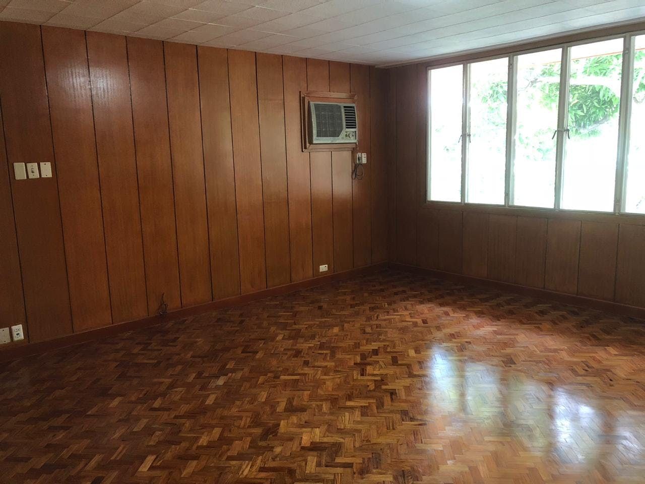 "3BR House for Rent in Dasmari?as Village, Makati"03
