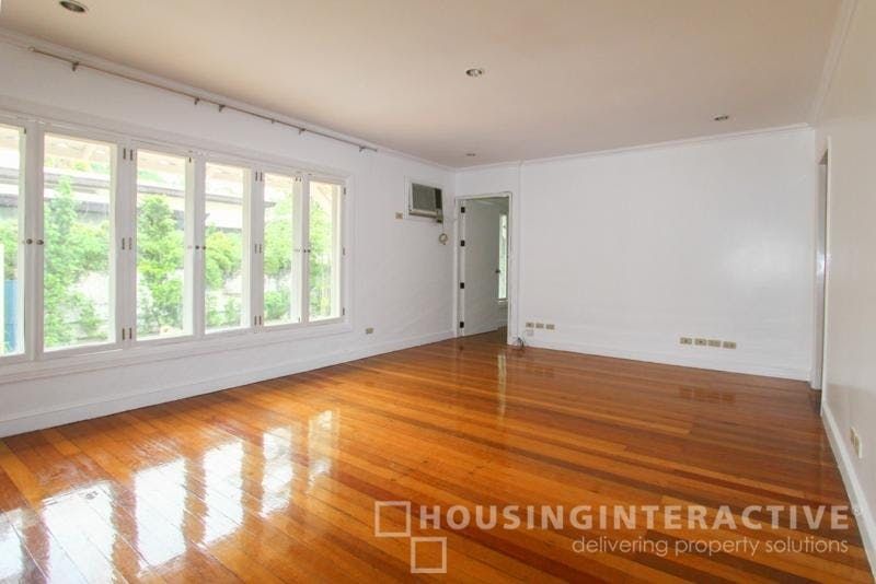 "3BR House for Rent in Dasmari?as Village, Makati"06