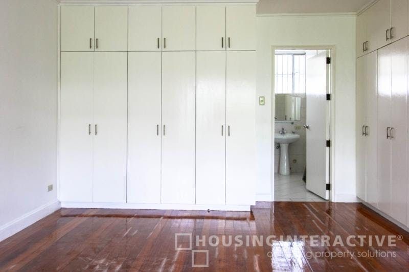"3BR House for Rent in Dasmari?as Village, Makati"10