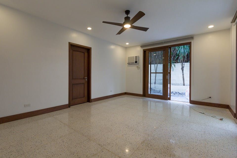"4BR House for Rent in Dasmari?as Village, Makati"03