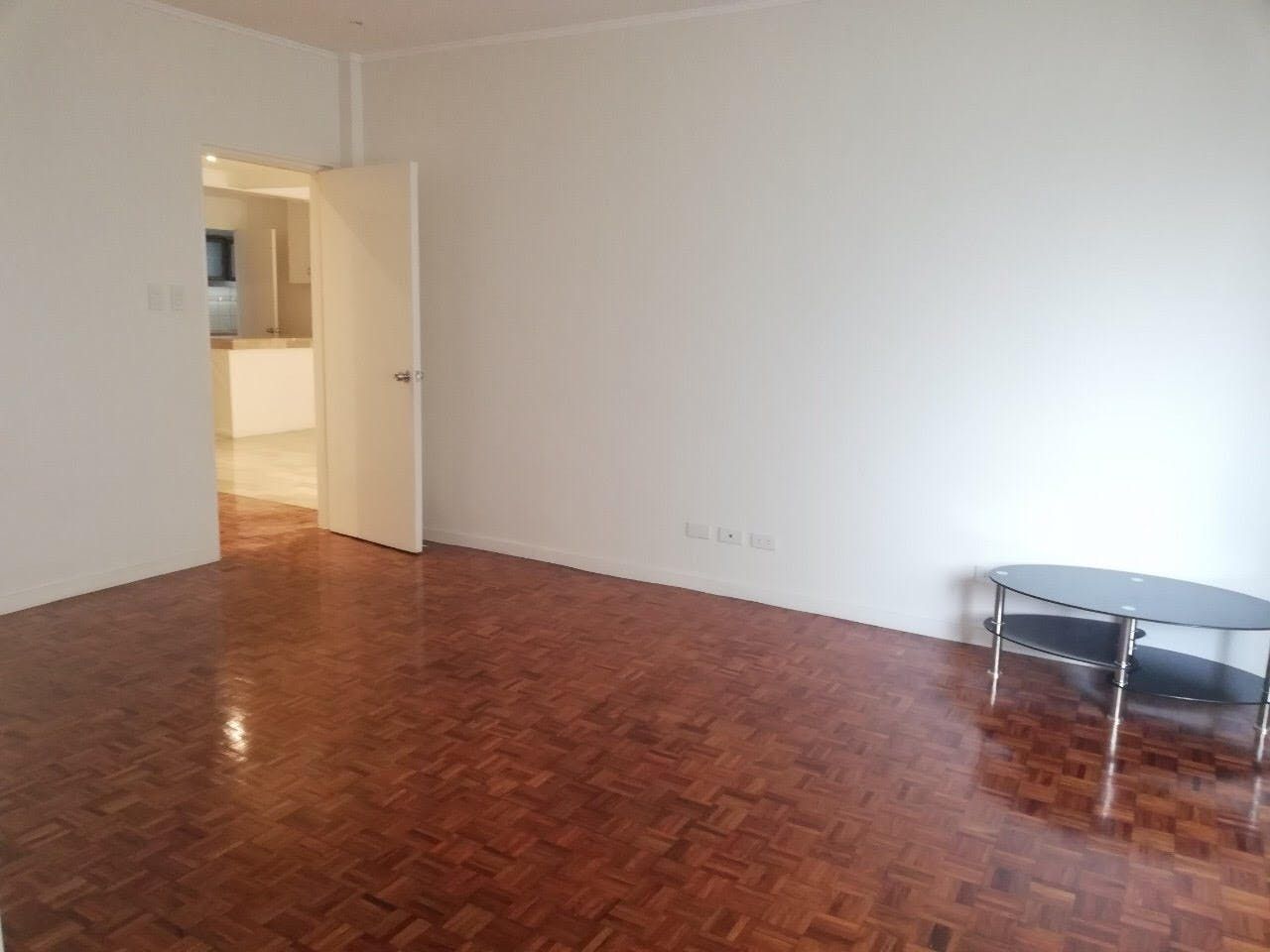 "5BR House for Rent in White Plains, Quezon City"10