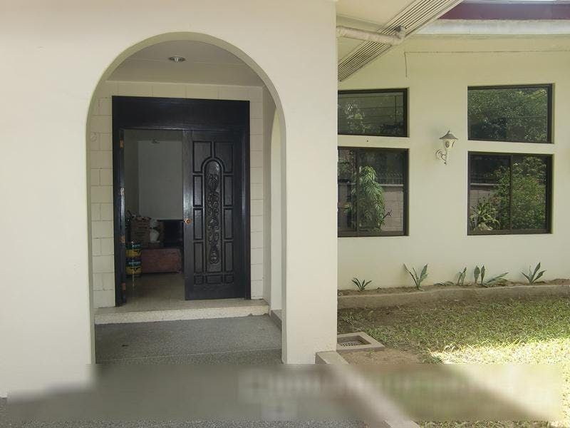 "4BR House for Rent in San Lorenzo Village, Makati"06