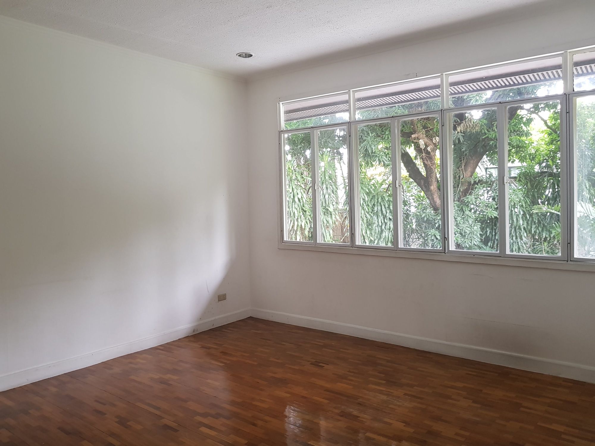 "4BR House for Rent in Urdaneta Village, Makati"04