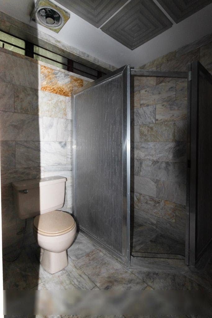 "4BR House for Rent in White Plains, Quezon City"04