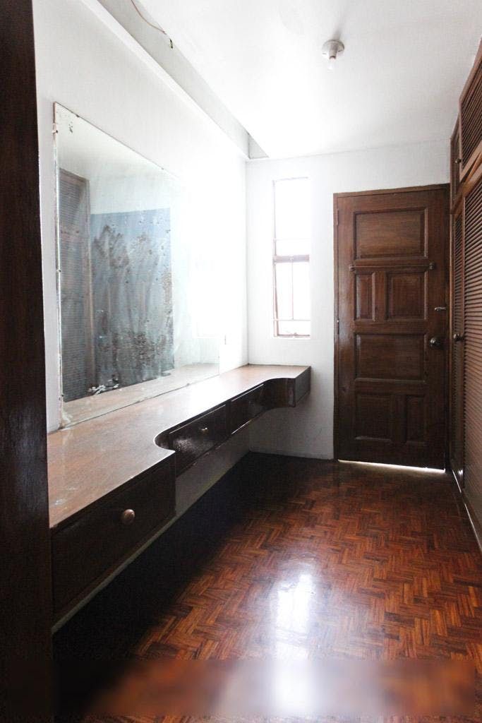 "4BR House for Rent in White Plains, Quezon City"06