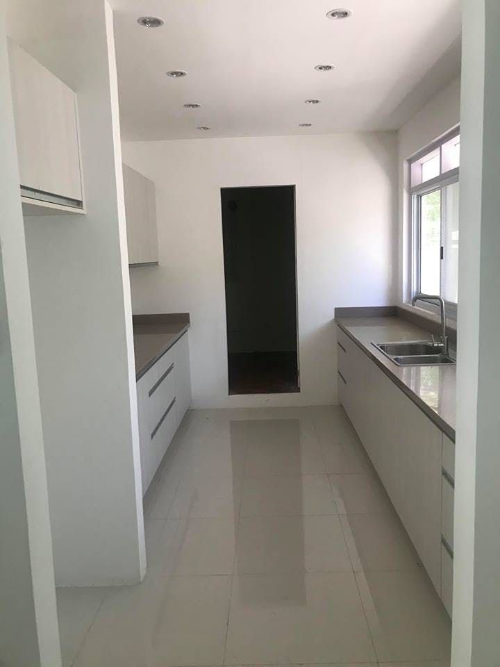 "3BR House for Rent in Dasmari?as Village, Makati"04