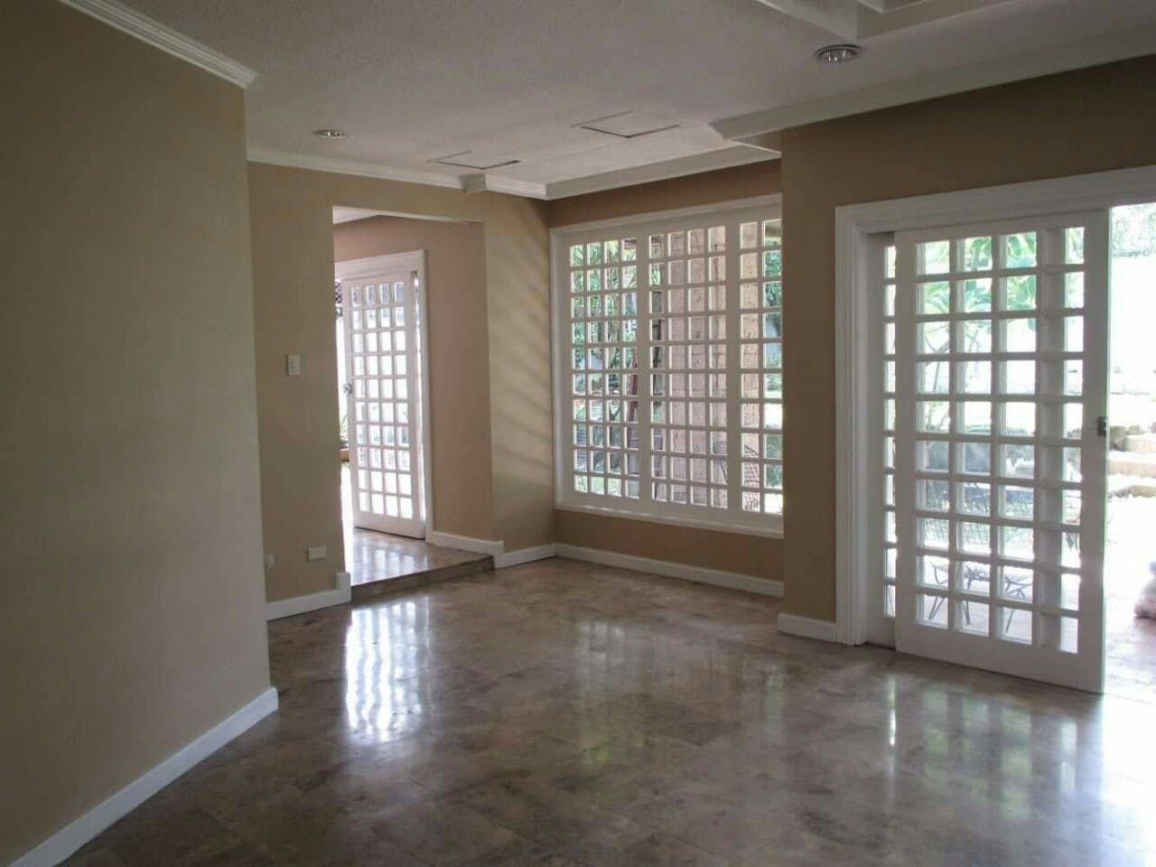 "5BR House for Rent in Ayala Alabang Village, Muntinlupa"06