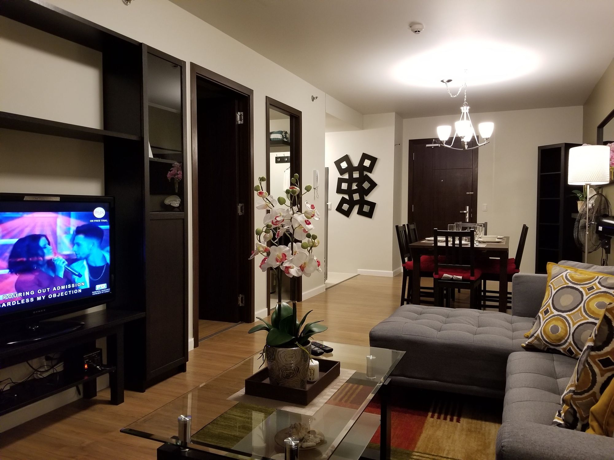 "2BR Condo for Rent in Greenbelt Hamilton, Legazpi Village, Makati"03