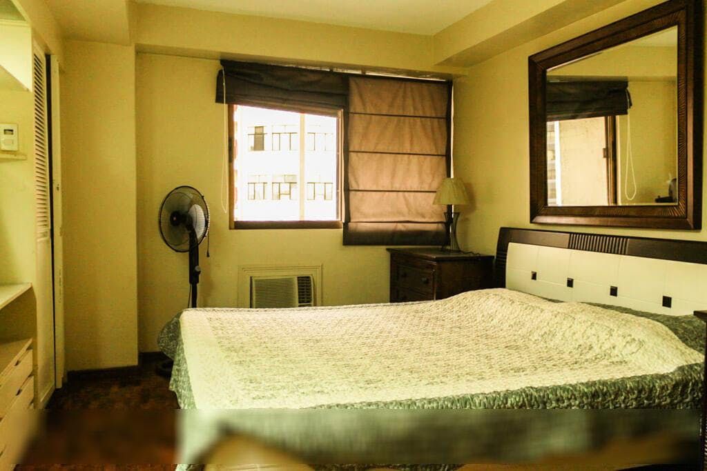 "1BR Condo for Rent in Tropical Palms, Legazpi Village, Makati"06
