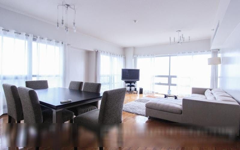 "2BR Condo for Rent in The Residences at Greenbelt, Legazpi Village, Ma"08