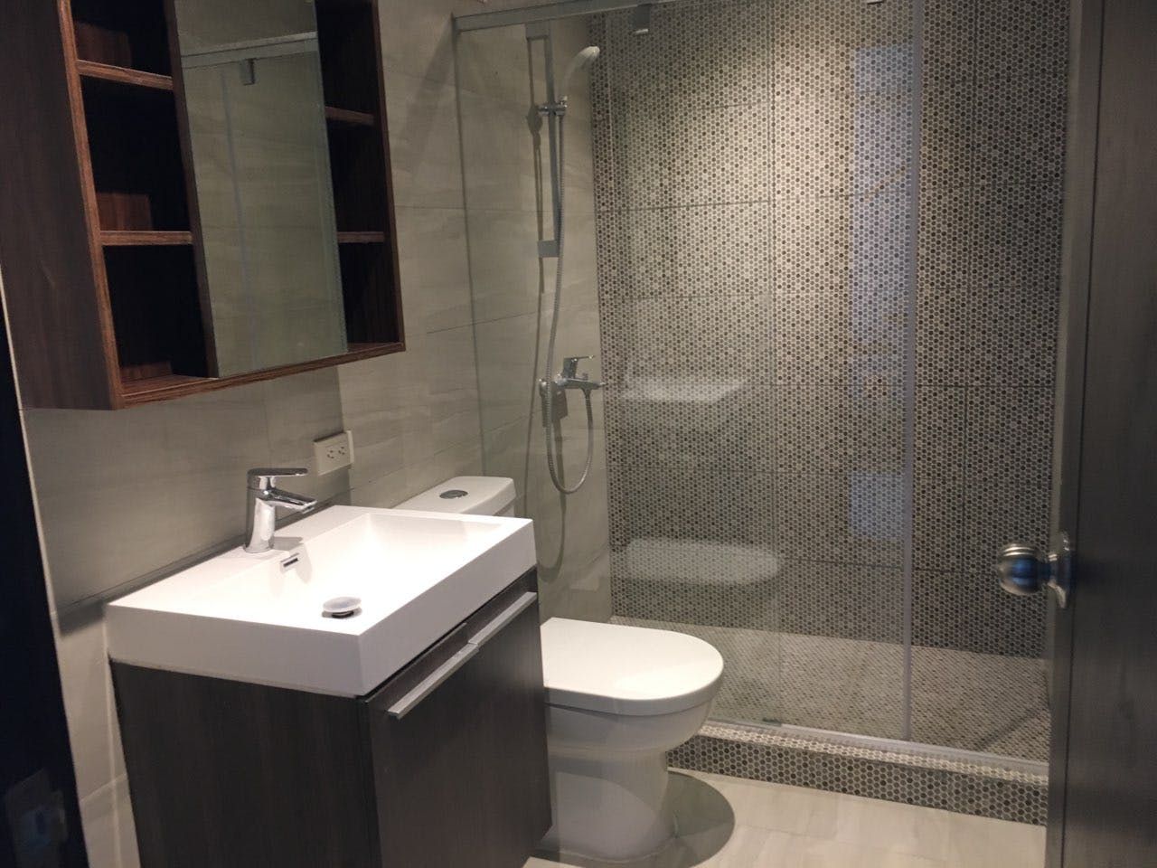 "2BR Condo for Rent in The Fort Residences, BGC - Bonifacio Global City"06