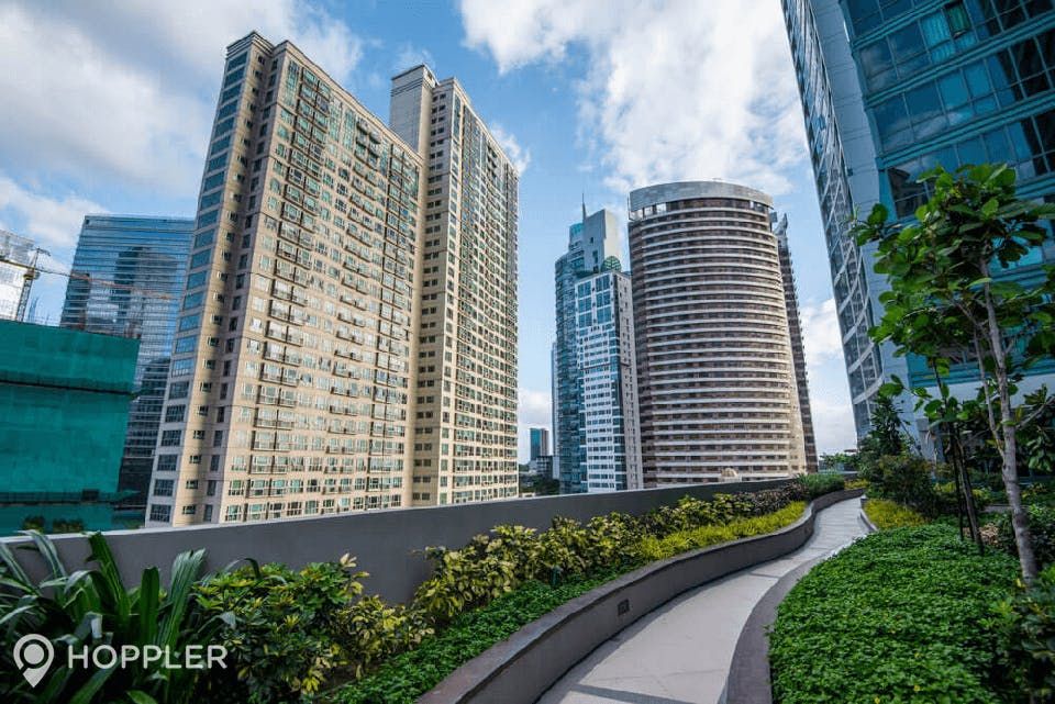 "2BR Condo for Rent in 8 Forbes Town Road, BGC - Bonifacio Global City,"07