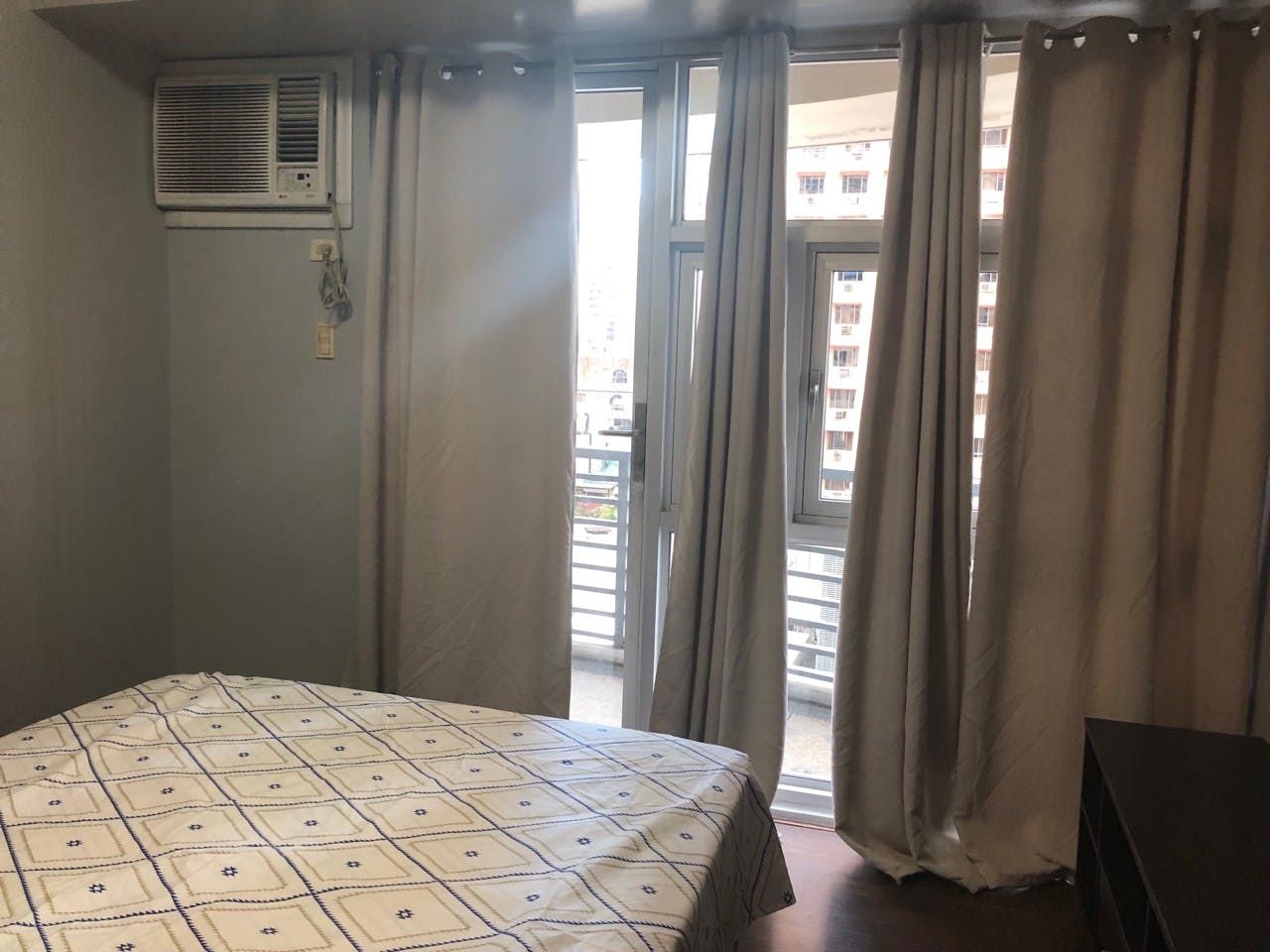 "1BR Condo for Rent in Greenbelt Chancellor, Legazpi Village, Makati"04