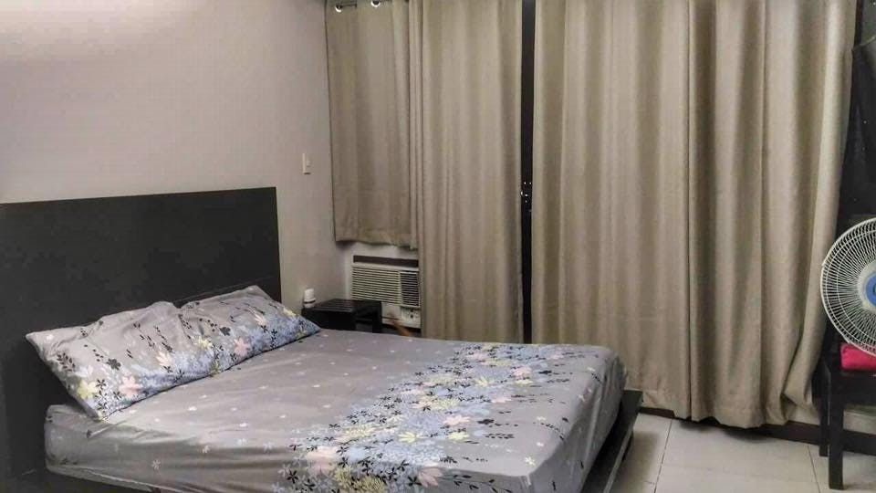 "1BR Condo for Rent in KL Tower, Legazpi Village, Makati"04