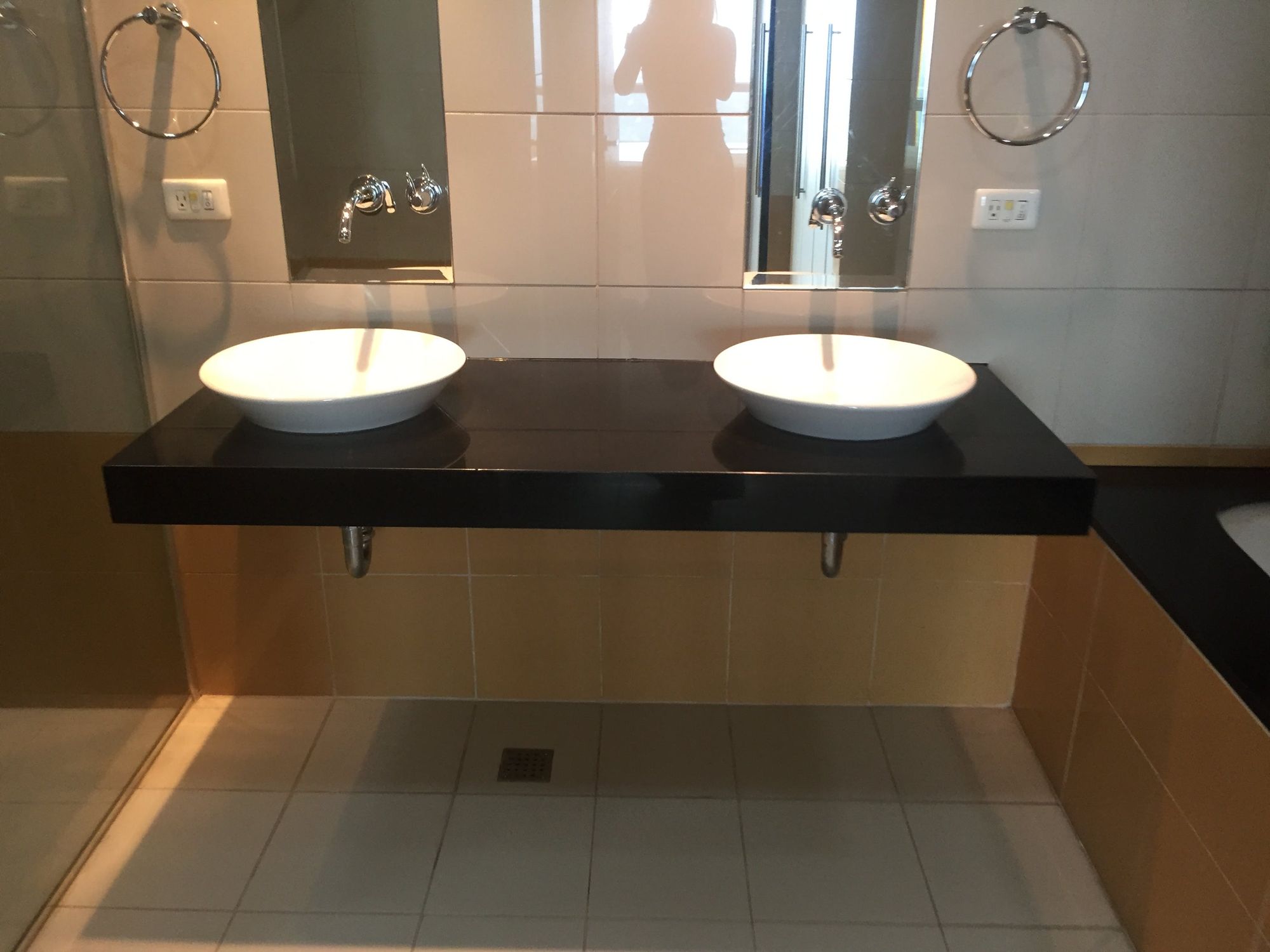 "3BR Condo for Rent in One McKinley Place, BGC - Bonifacio Global City,"04
